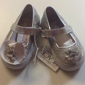 NWT The Children's Place silver shoes
